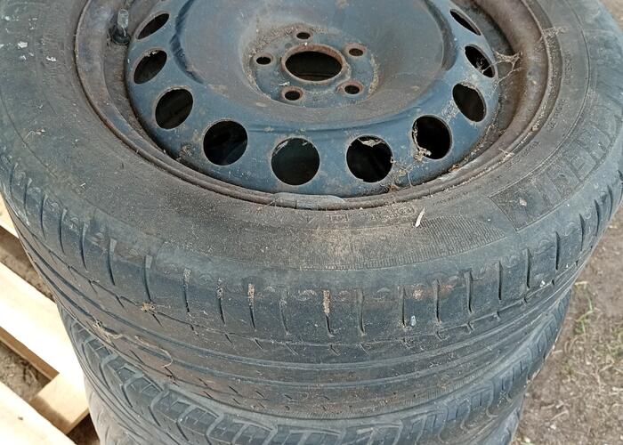 Grajewo ogłoszenia: Felgi  stalowe golf 4 opony raczej zlom